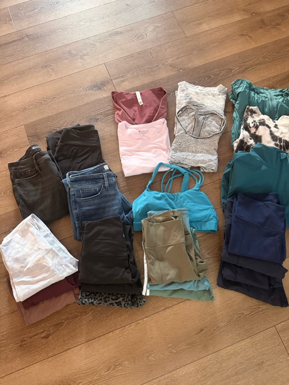 MEGA BUNDLE!!! Lululemon/ Athleta Activewear & Casual Tops, leggings